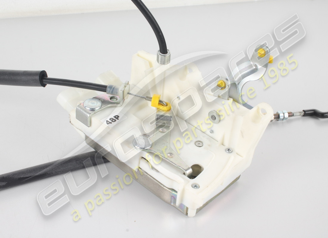 new ferrari lh door lock complete. part number 69998100 (2)