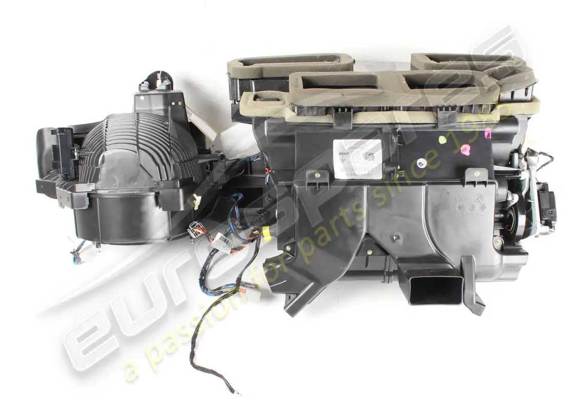 USED Maserati COMPLETE AIR CONDITION ASSEMBLY . PART NUMBER 670009120 (1)