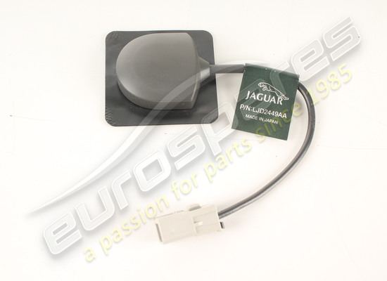 used aston martin gps antenna assembly part number 1r12-37-10024