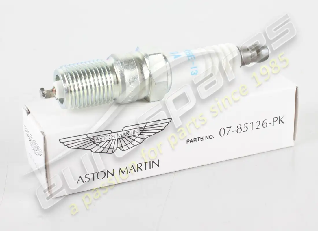 new aston martin spark plug. part number 0785126 (1)