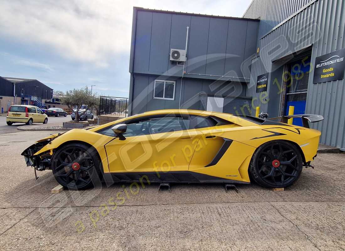lamborghini 2016 (lp750-4 sv coupe) with 6,468 miles, being prepared for dismantling #2