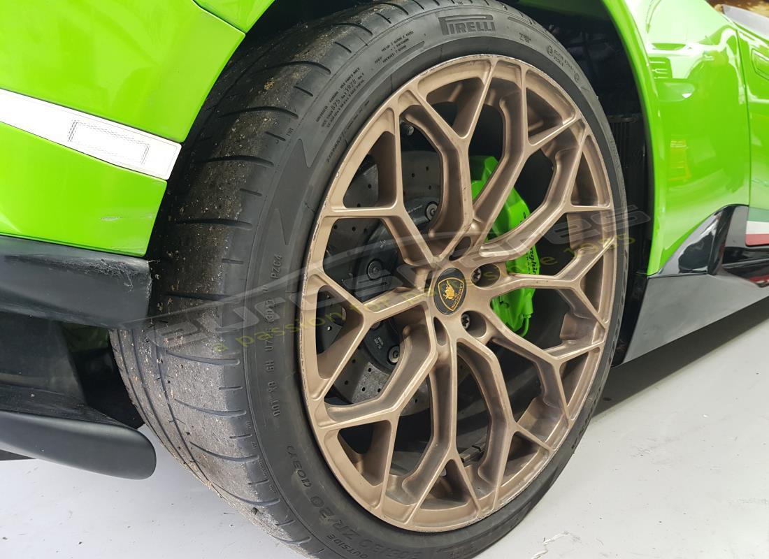 lamborghini 2018 (performante coupe) with 6,976 miles, being prepared for dismantling #18