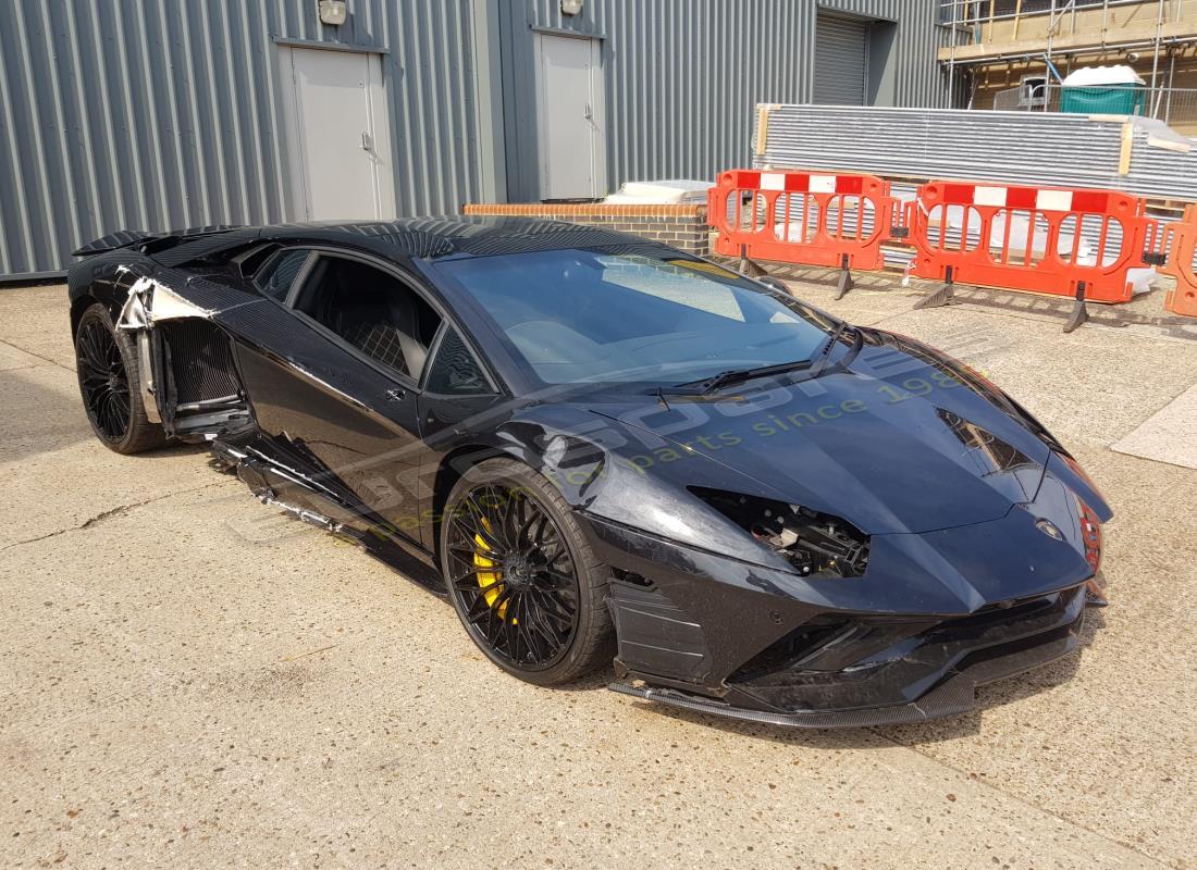 lamborghini 2018 (lp740-4 s coupe) with 6,254 miles, being prepared for dismantling #7