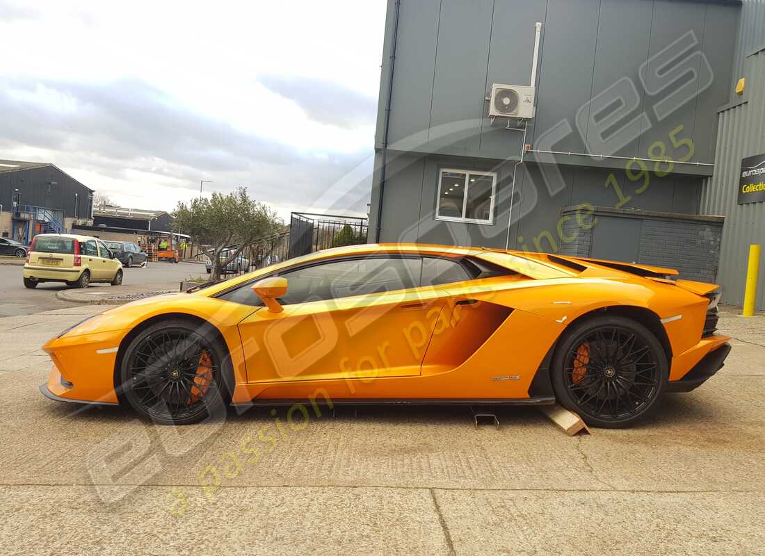 lamborghini 2018 (lp740-4 s coupe) with 11,442 miles, being prepared for dismantling #2