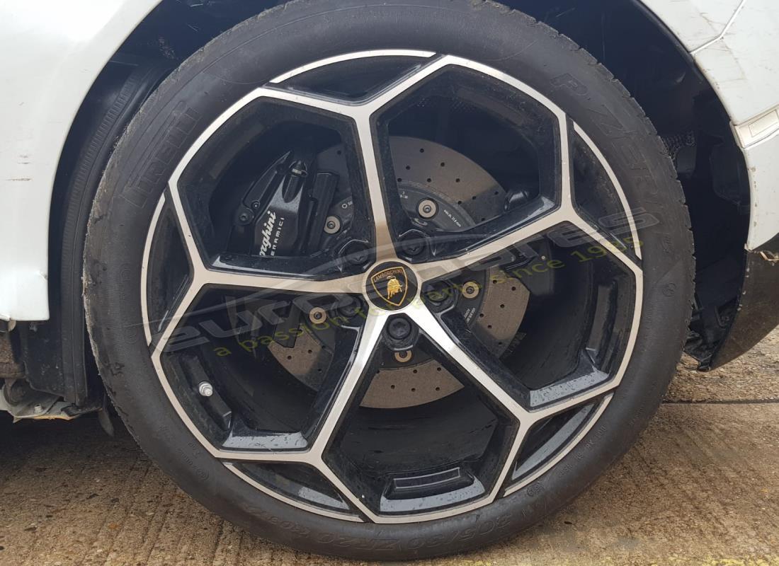 lamborghini evo coupe (2020) with 5,552 miles, being prepared for dismantling #15