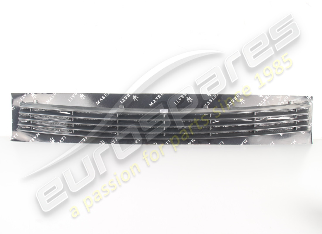 new maserati front bumper grill. part number 366300346 (1)