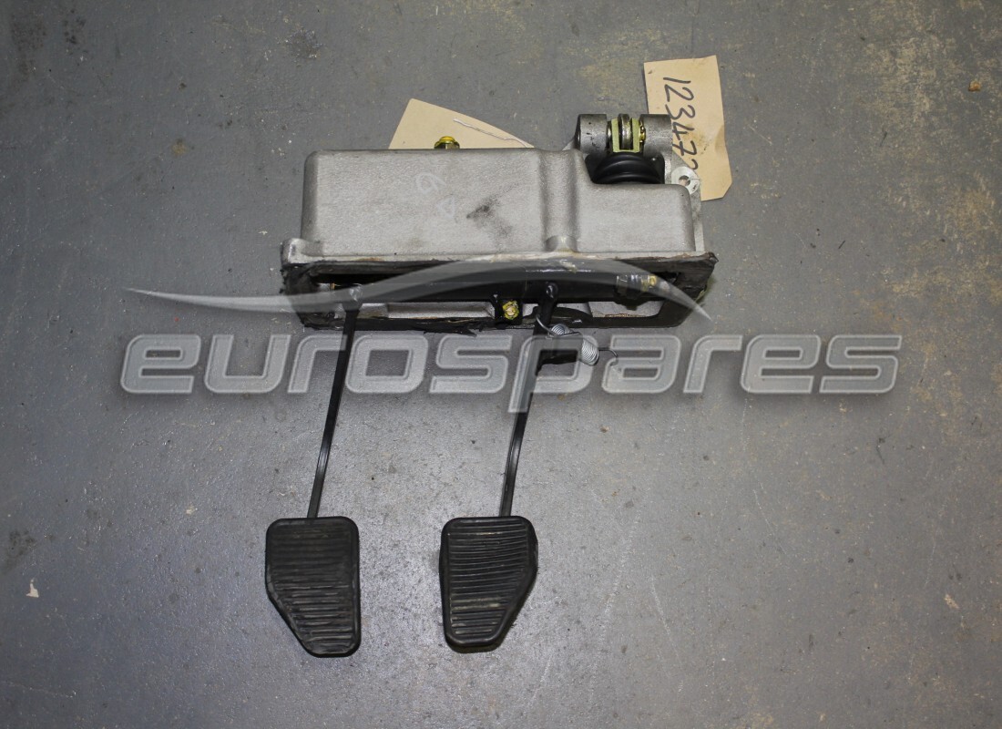 USED Ferrari PEDAL SUPPORT HOUSING RHD . PART NUMBER 123472 (1)