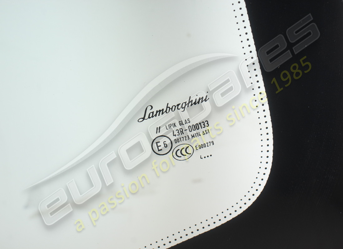 USED LAMBORGHINI WINDSHIELD. PART NUMBER 470845099A (2) used lamborghini windshield. part number 470845099a (2)