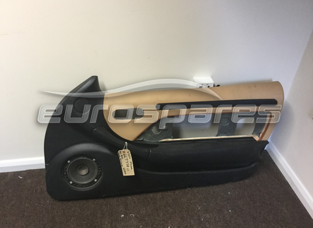 USED Maserati COMPLETE RH DOOR PANEL UPHOLSTERED . PART NUMBER 667738.. (1)