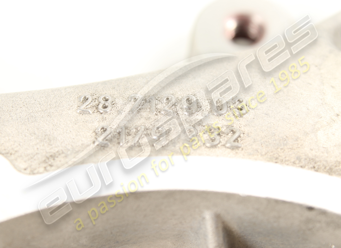 new ferrari lh front & rh rear stub axle. part number 179330 (3)