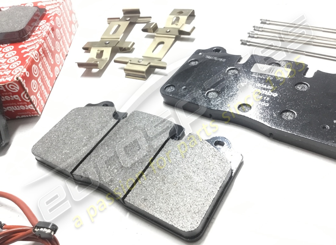 new ferrari kit of front pads. part number 70002035 (3)