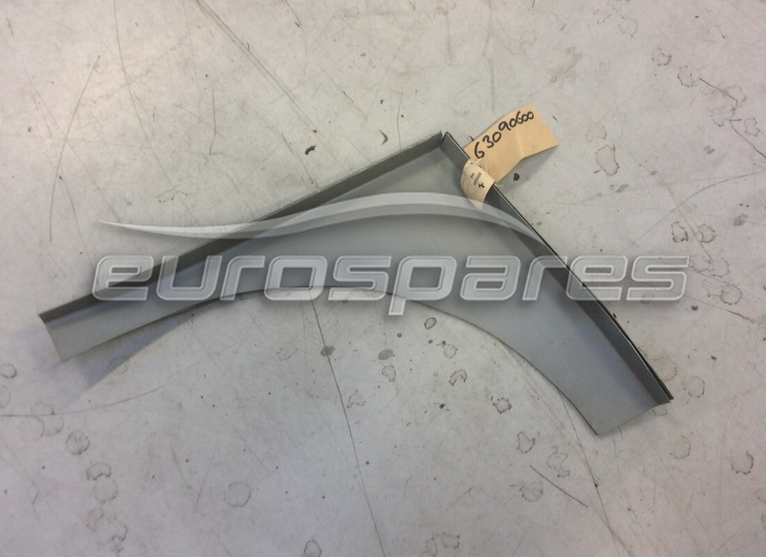 new ferrari rh rear wheel arch front side. part number 63090600 (1)