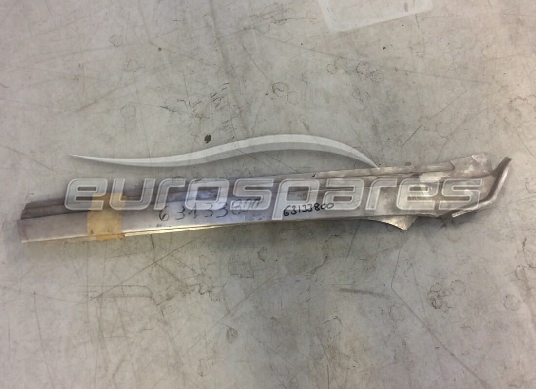 new ferrari rh outer trim for windscreen vertical rod. part number 63133800 (1)