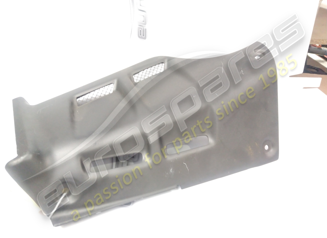 new (other) ferrari rh rear panel -carbon pane. part number 69097500 (1)