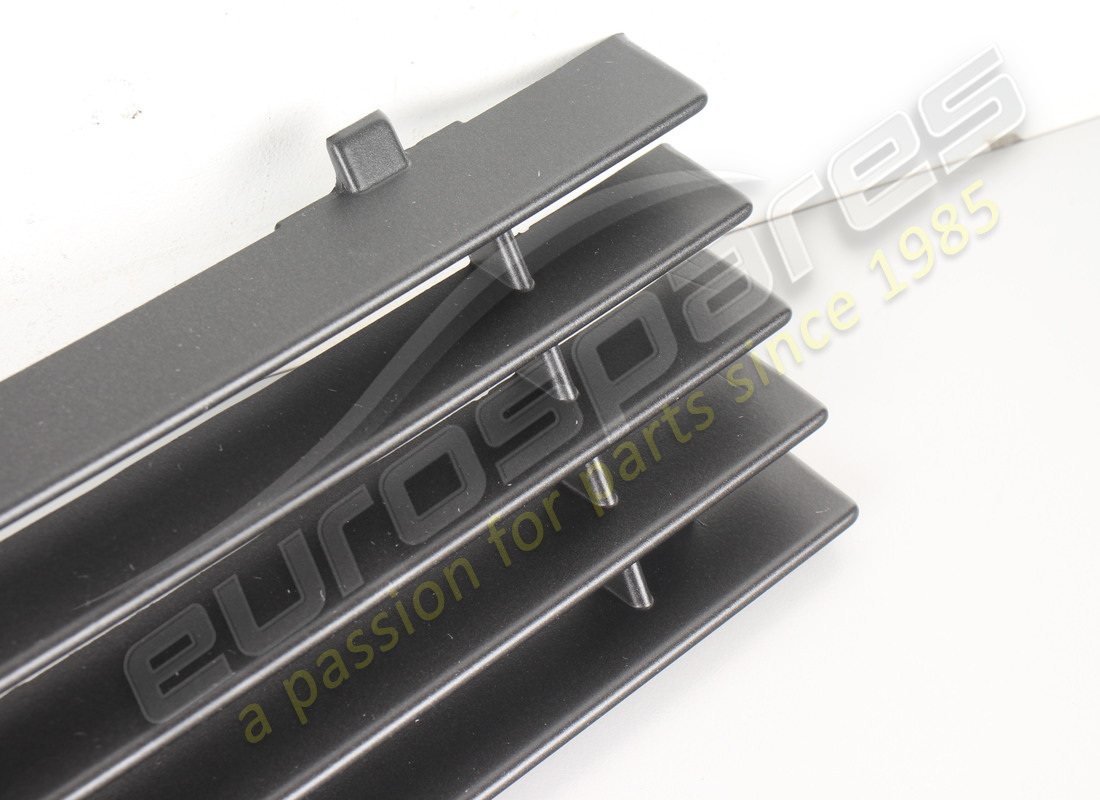 new maserati front bumper grill. part number 366300346 (5)