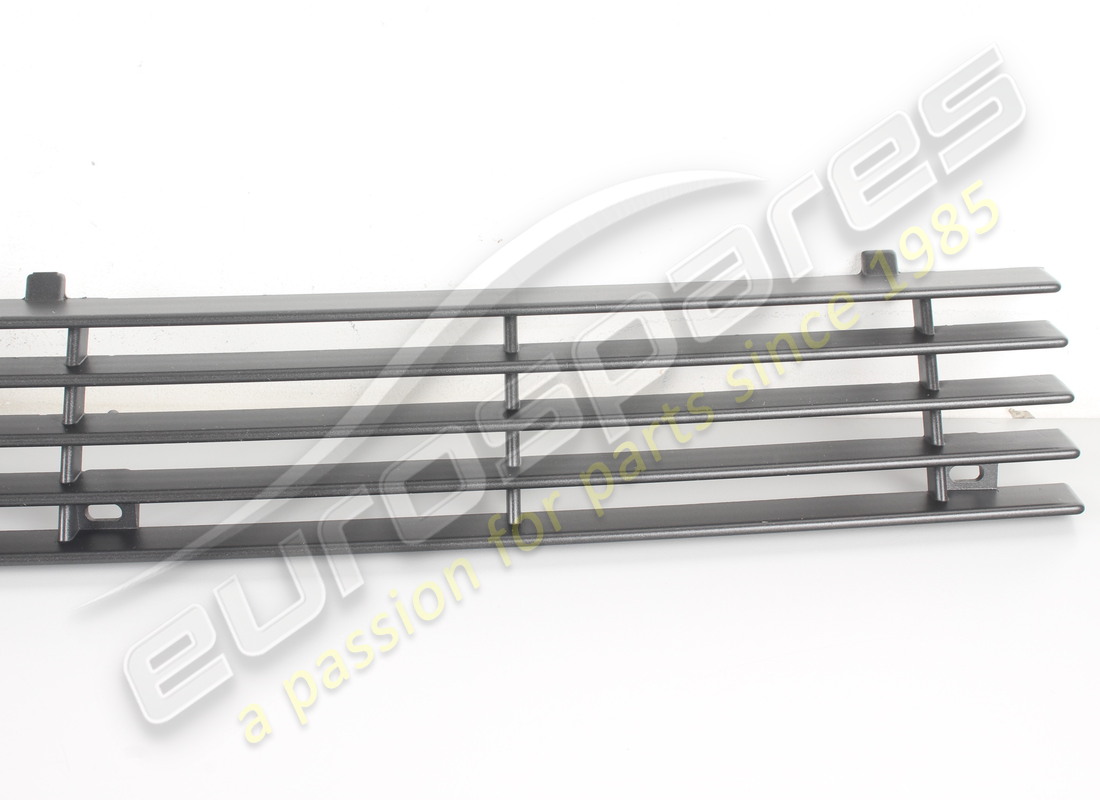 new maserati front bumper grill. part number 366300346 (4)