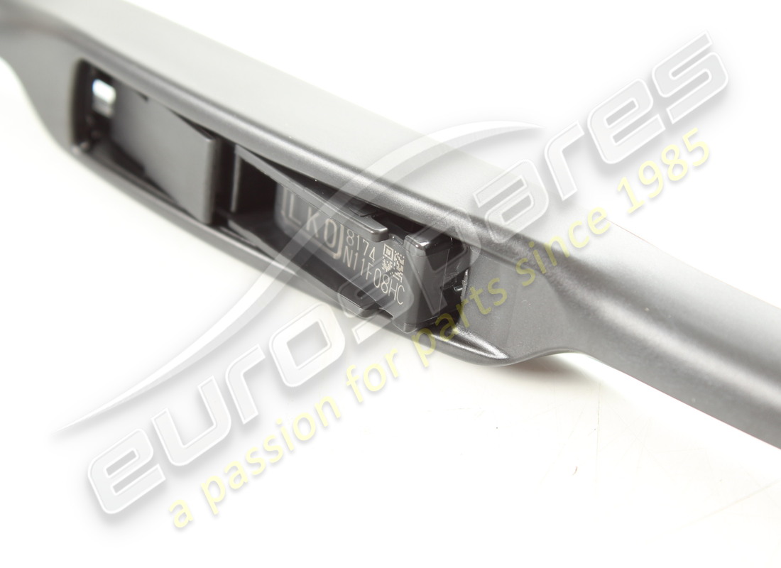 new ferrari passenger side windscreen wiper blade. part number 82196500 (2)