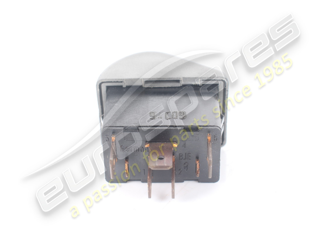 USED FERRARI SWITCH. PART NUMBER 156055 (4) used ferrari switch. part number 156055 (4)
