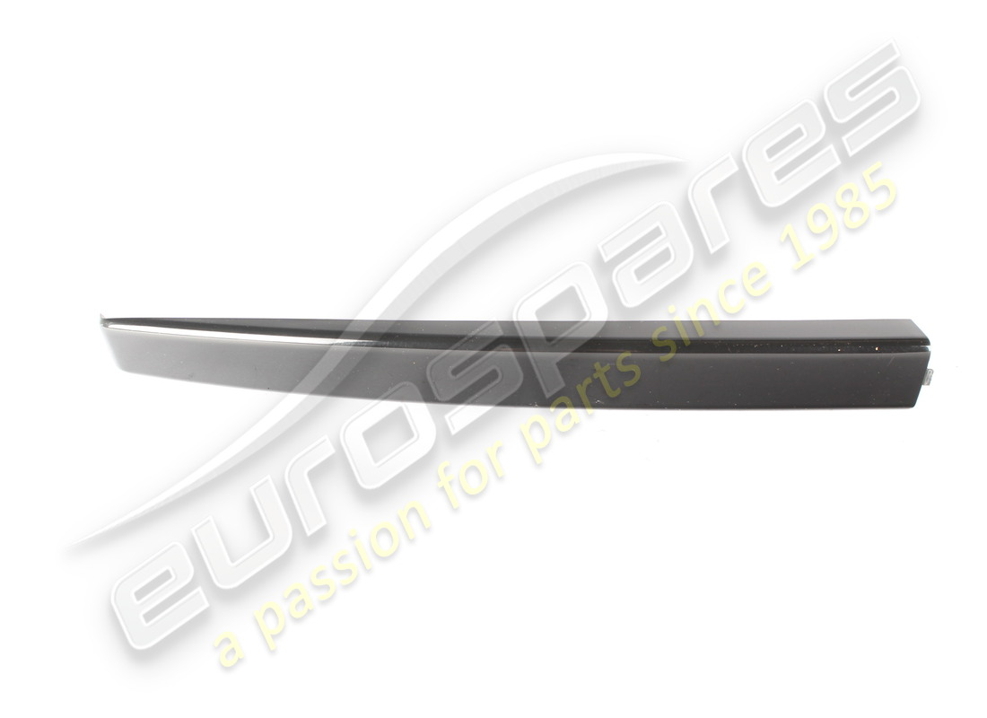 used maserati left front cover (black). part number 670093075 (1)