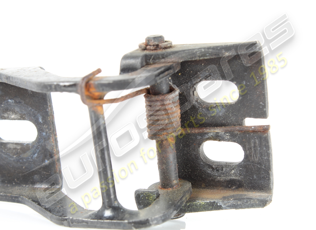 used ferrari cerniera complete sportello bocch. part number 62370400 (3)