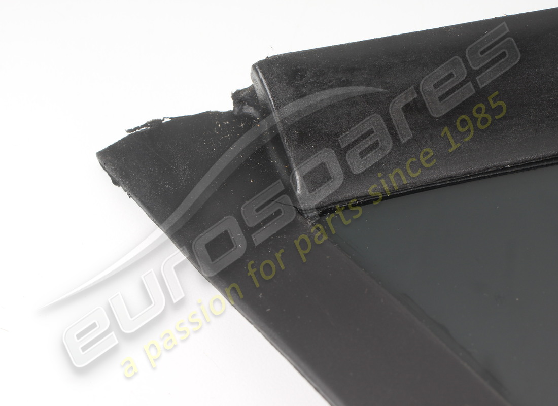 new ferrari rh rear lateral window. part number 82321100 (3)