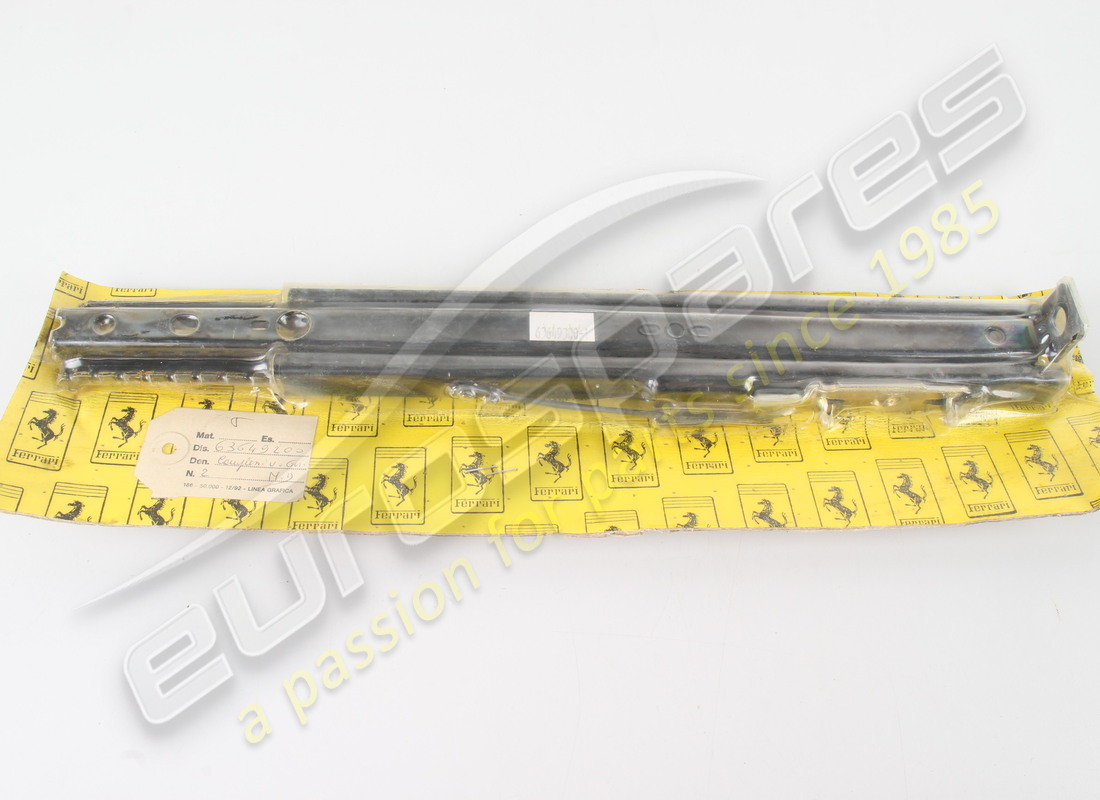 new ferrari rh guide assembly. part number 63649200 (1)