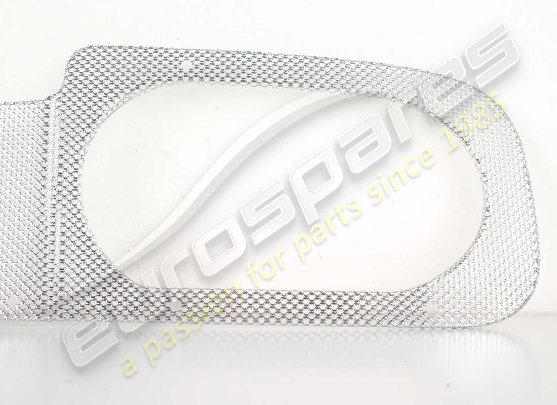 new ferrari rh rear grill -white lucid. part number 68965000 (3)
