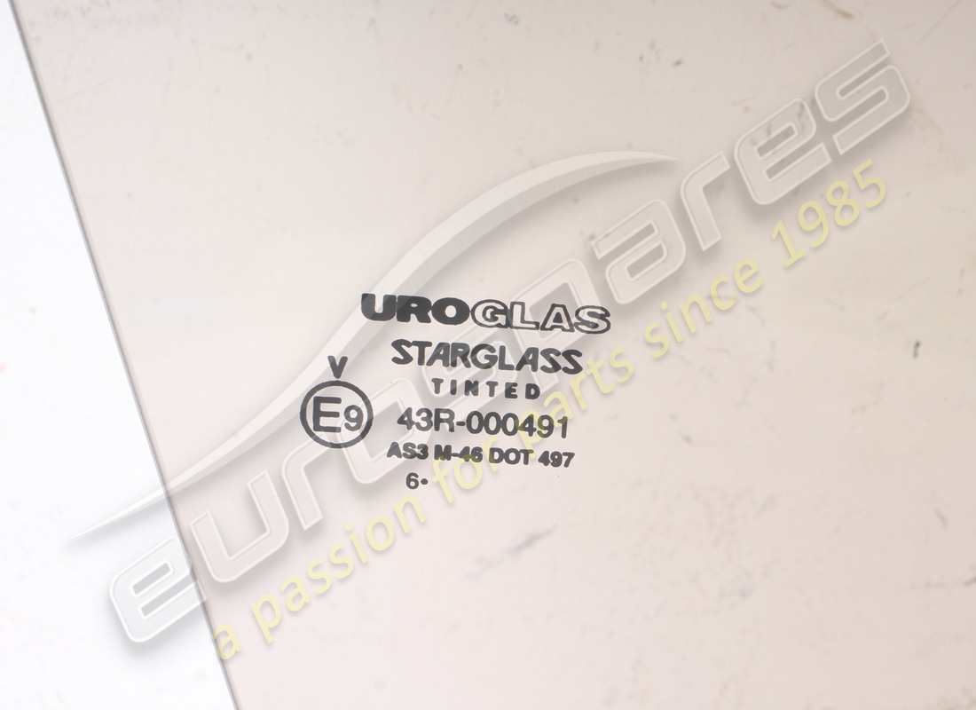 NEW FERRARI RH DOOR GLASS. PART NUMBER 61533700 (3) new ferrari rh door glass. part number 61533700 (3)