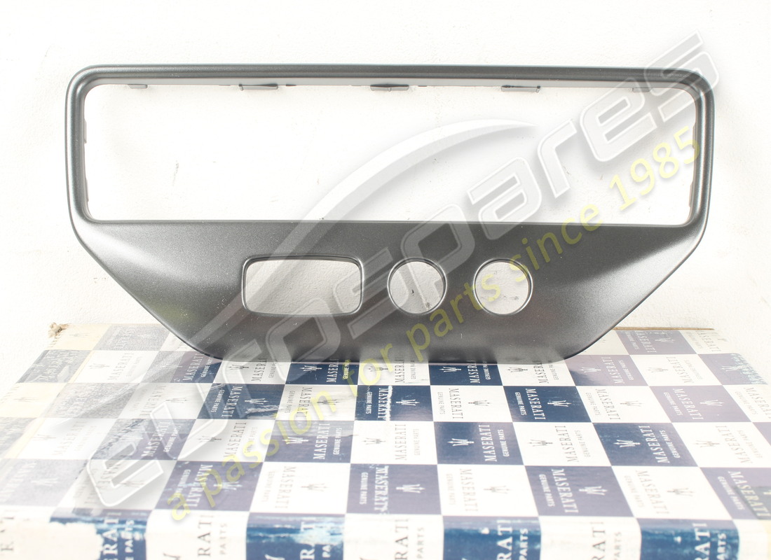 new maserati smoked quarz plate. part number 69924546 (4)