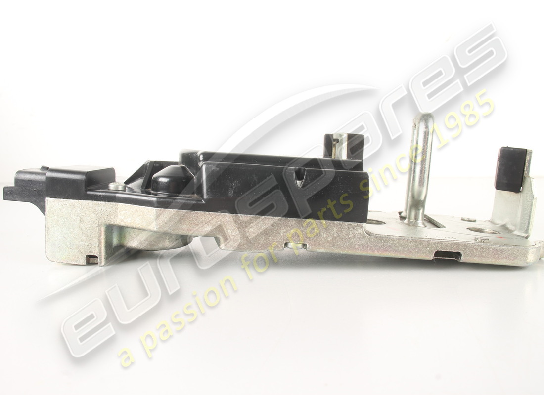 new ferrari lock striker. part number 83629000 (4)