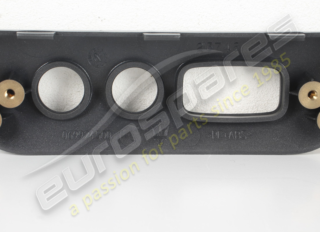 new maserati smoked quarz plate. part number 69924546 (3)