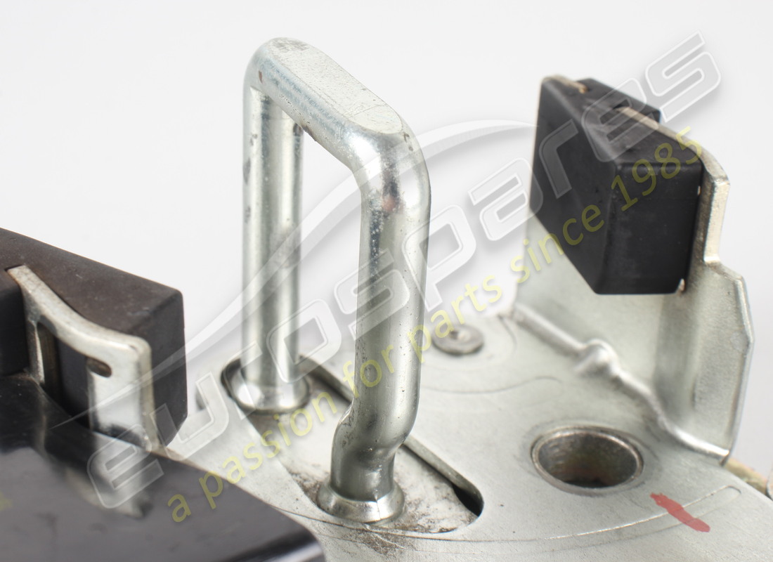 new ferrari lock striker. part number 83629000 (2)