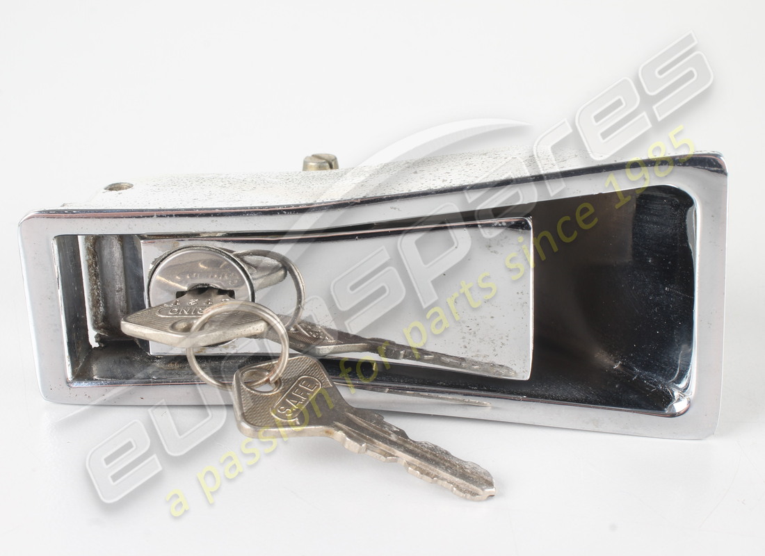 new ferrari lock set. part number 2466243002 (1)