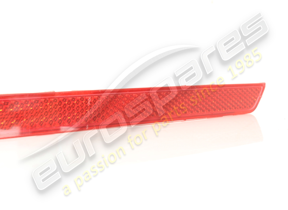 used ferrari lh reflector. part number 84806900 (2)