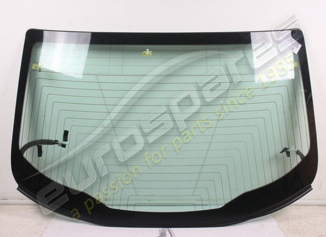 new maserati cristallo lunotto post. complete. part number 673003588 (1)