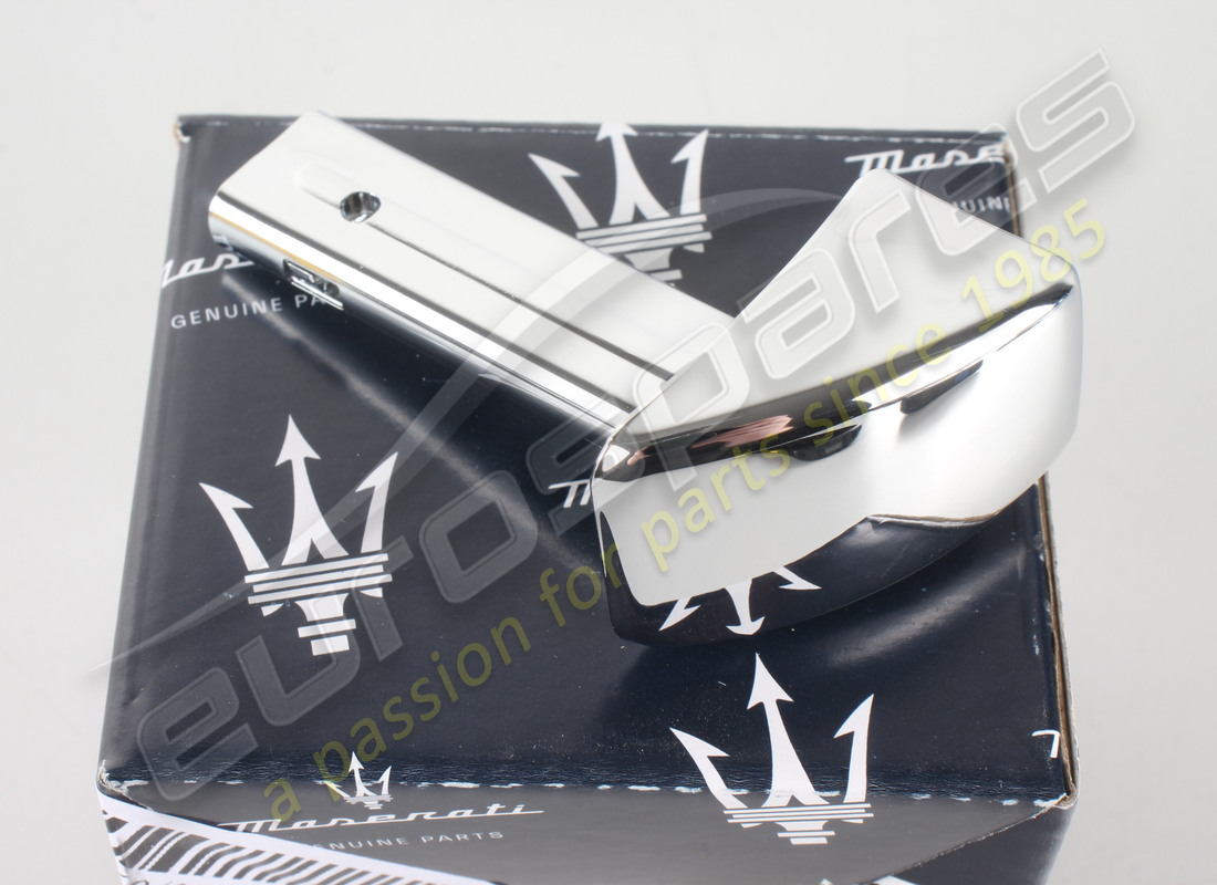 new maserati m145 seat lever. part number 980145120 (3)