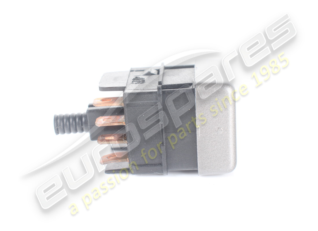 USED FERRARI SWITCH. PART NUMBER 153092 (3) used ferrari switch. part number 153092 (3)