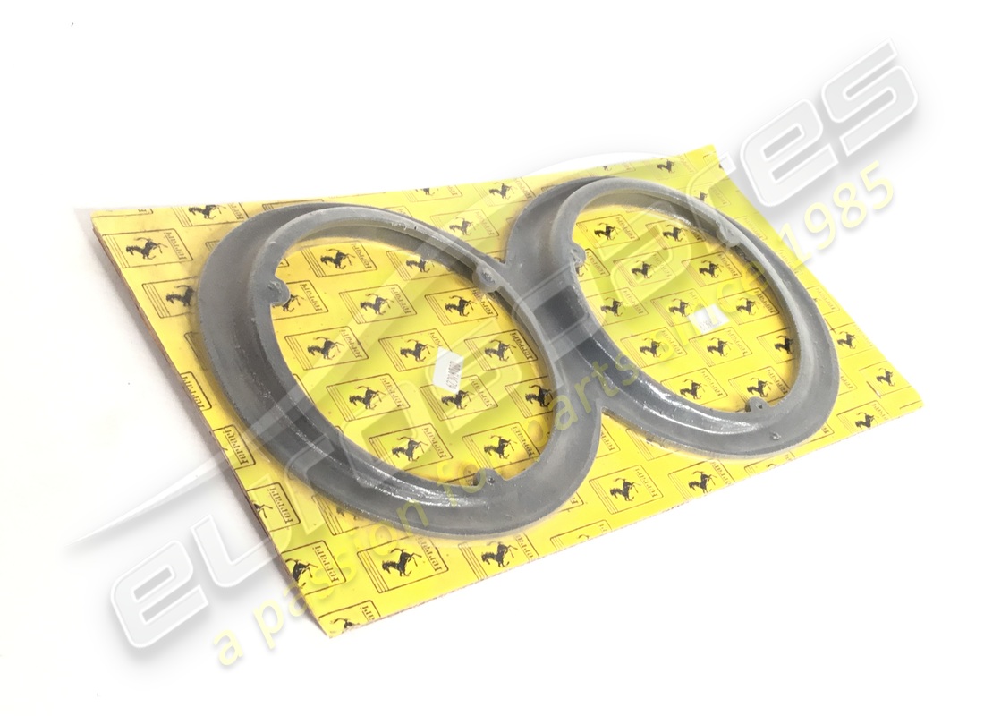 new ferrari lh rear lamp support rings. part number 62398700 (1)