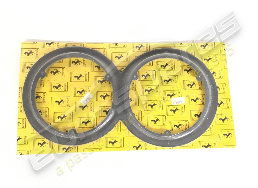 new ferrari lh rear lamp support rings. part number 62398700 (2)