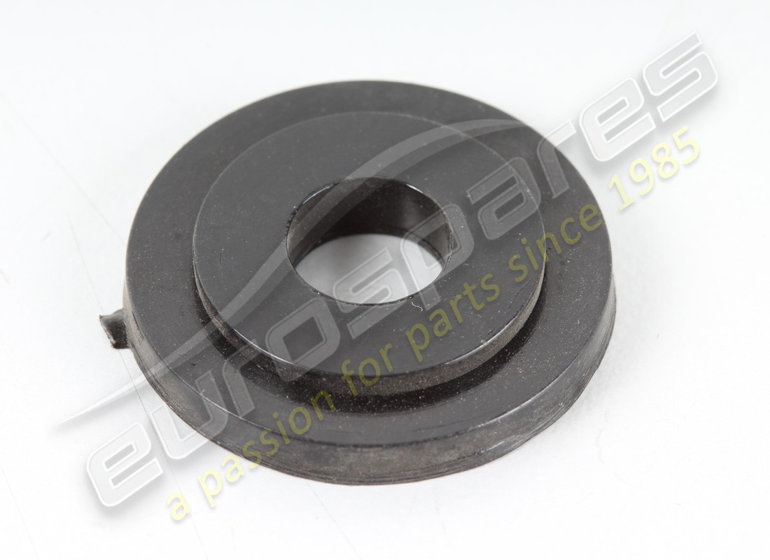 new maserati spacer for front bumper side coupli. part number 316320334 (1)