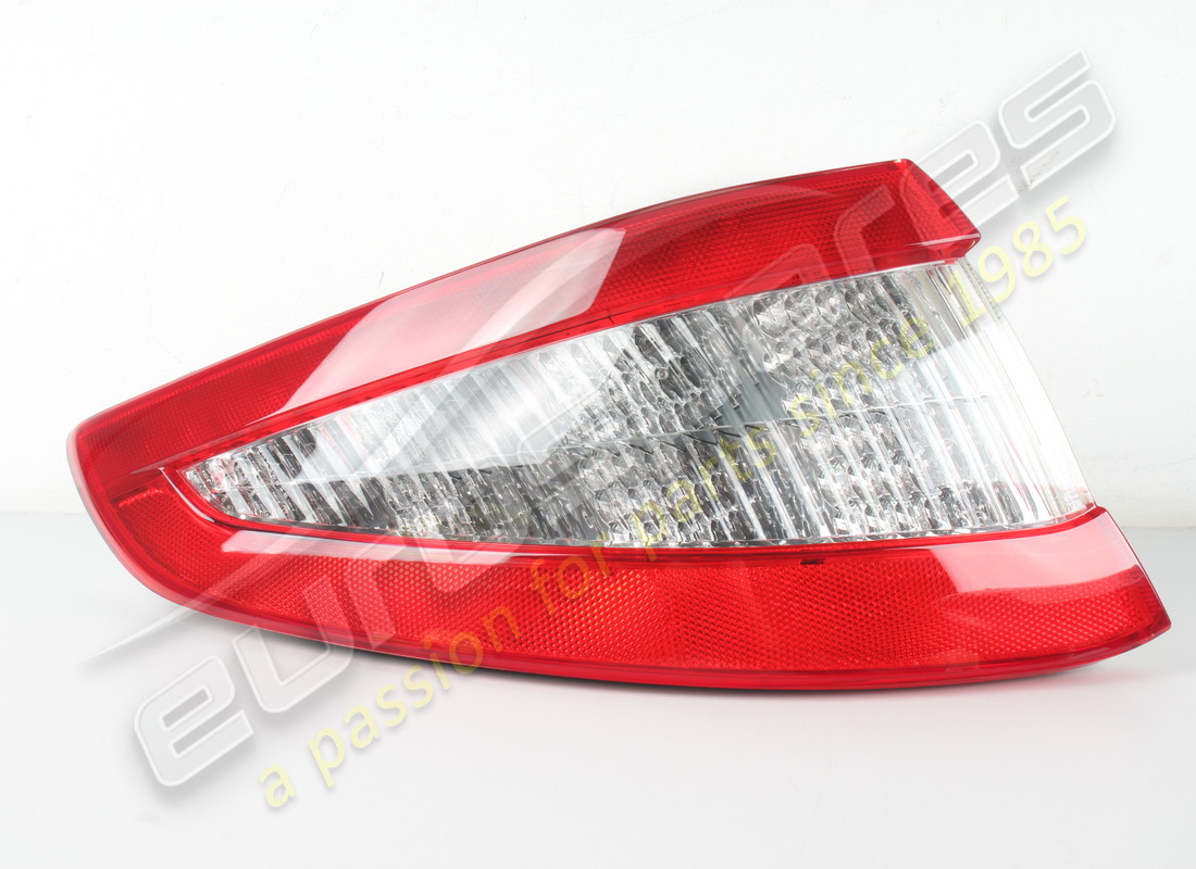 new maserati left rear light.. part number 254663 (1)