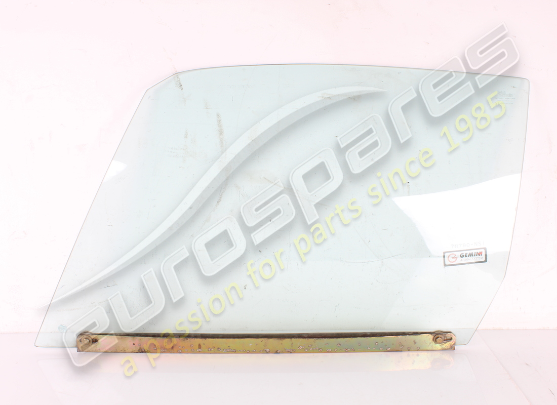 used ferrari lh door glass gts. part number 60162508 (1)