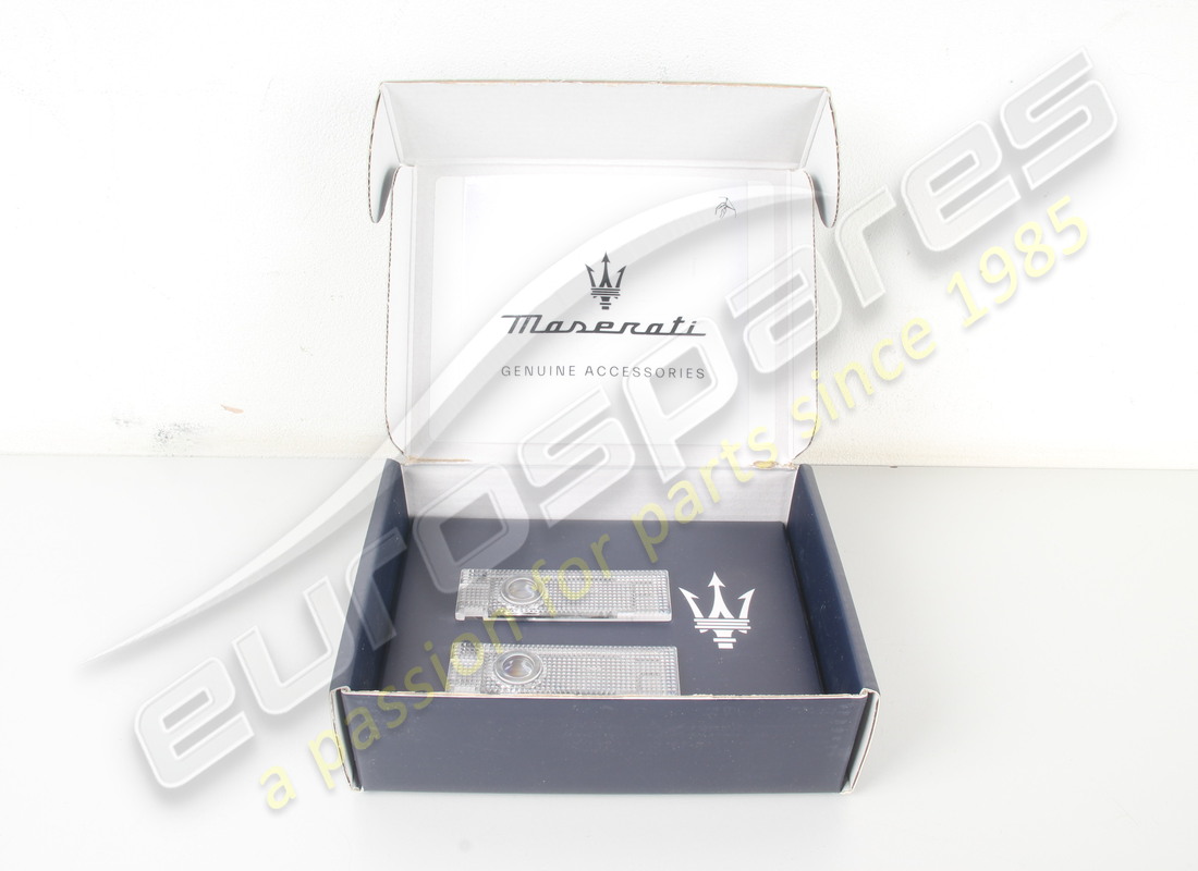 new maserati courtesy lights with logo kit. part number 940001321 (4)