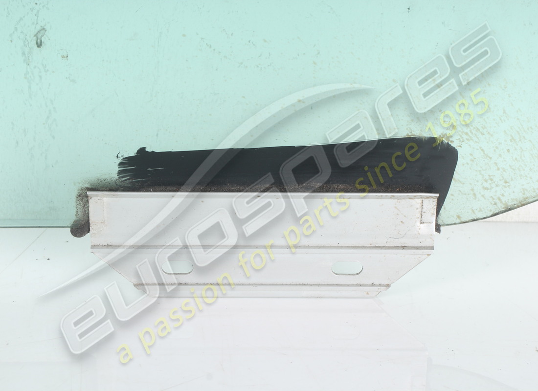 USED MASERATI FRONT LH DOOR WINDOW GLASS. PART NUMBER 377700629 (4) used maserati front lh door window glass. part number 377700629 (4)