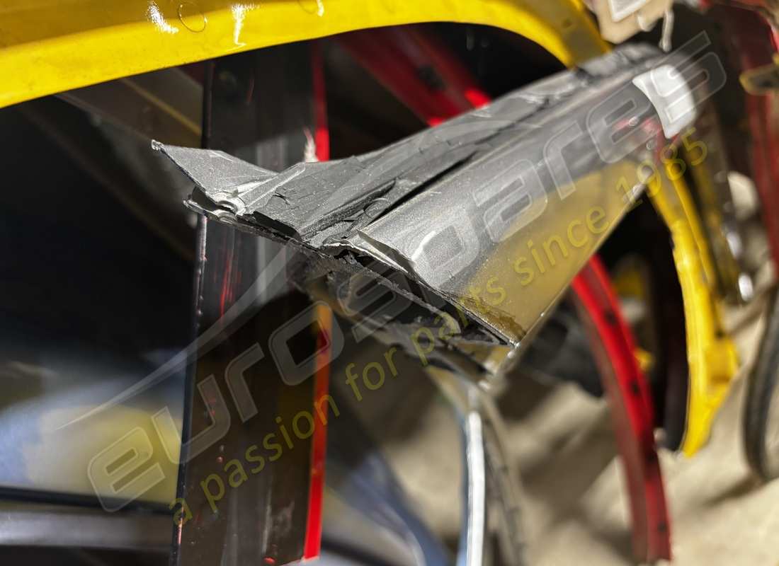 used ferrari complete outer roof skin. part number 88150411 (5)