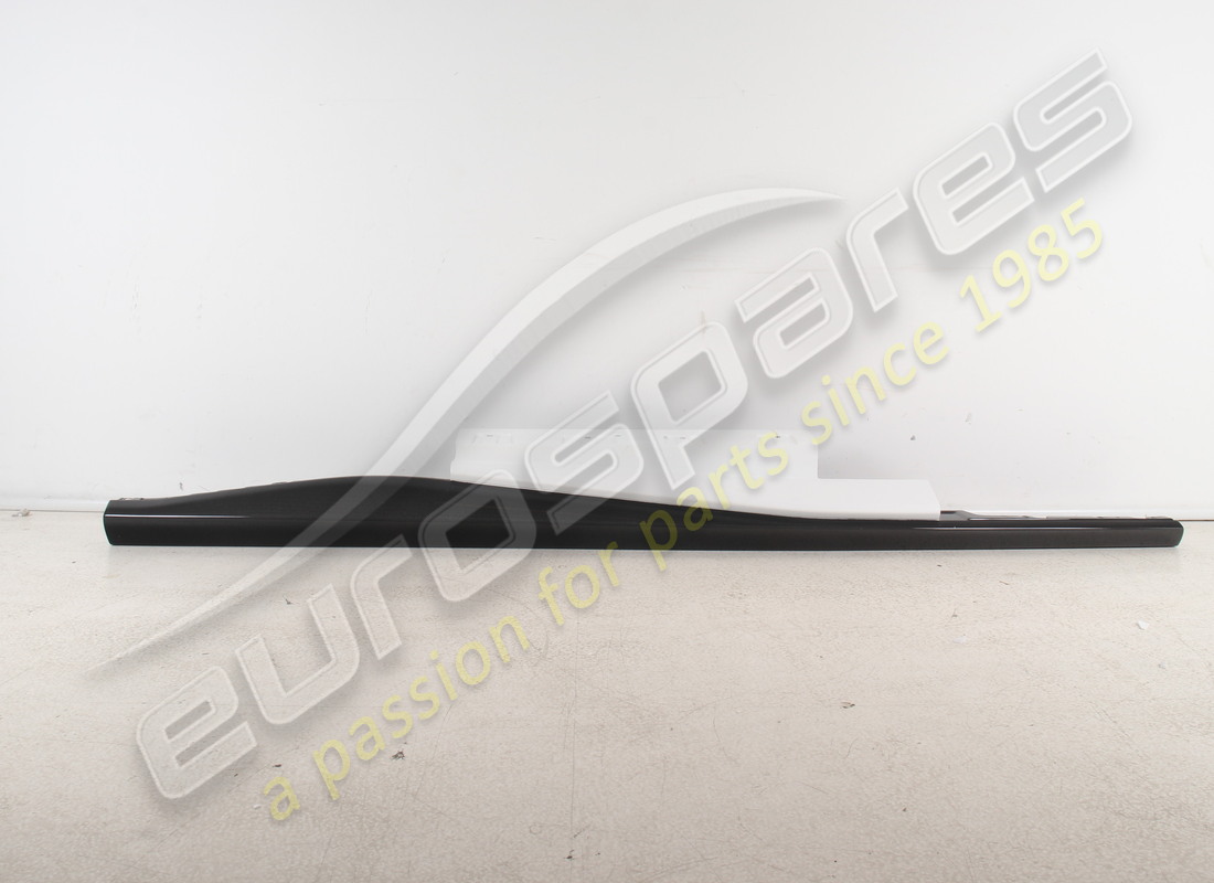 new ferrari complete rh sill trim panel. part number 985765476 (1)