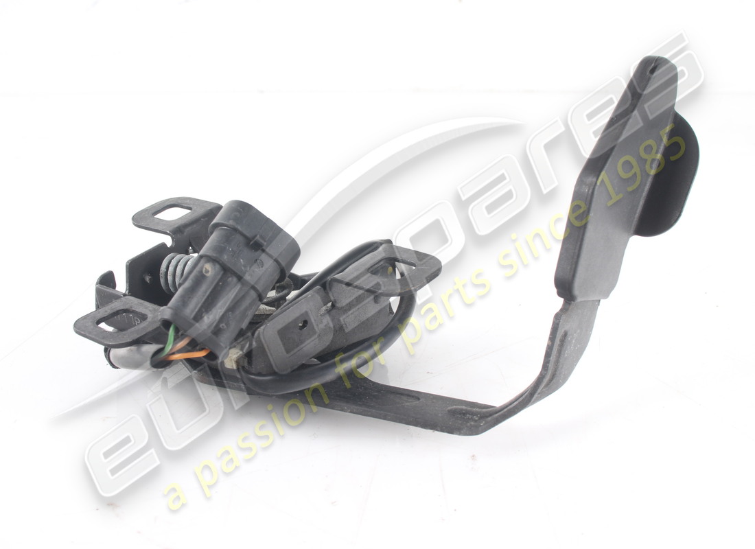 USED FERRARI LID LOCK. PART NUMBER 83752200 (4) used ferrari lid lock. part number 83752200 (4)