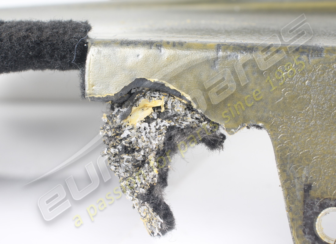 used ferrari lh lateral sill trim. part number 88127100 (4)