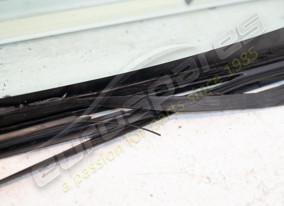 USED MASERATI REAR WINDOW. PART NUMBER 387700600 (4) used maserati rear window. part number 387700600 (4)