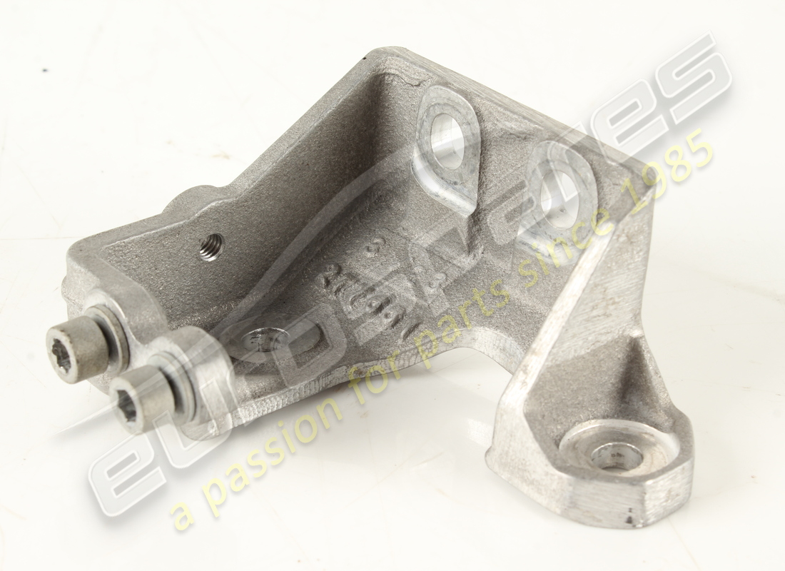 USED Ferrari STARTER MOTOR MOUNTING BRACK . PART NUMBER 277661 (1)